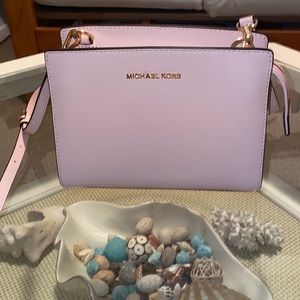 Excellent condition MICHAEL KORS purse
